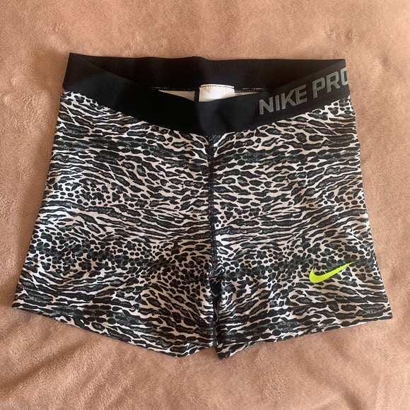 NIKE PRO Shorts in Black & White Leopard Print with Neon Yellow logo